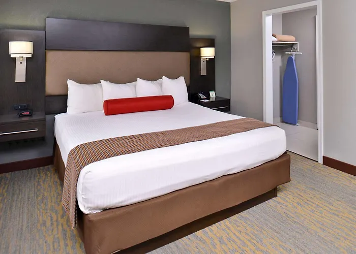 Western At O'hare Hotel 3*